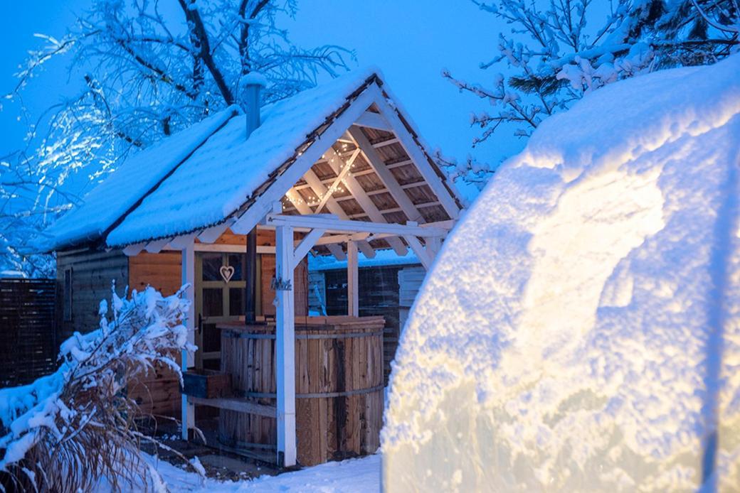Отель Green Chalet Верешедьхаз Экстерьер фото